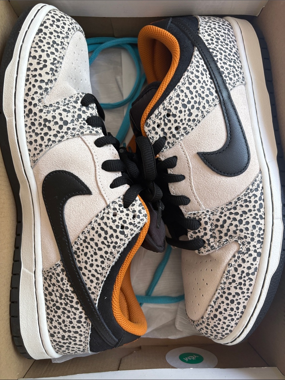 Nike Mens Low-Top Dunk SB Sneakers in Black, Beige and Orange